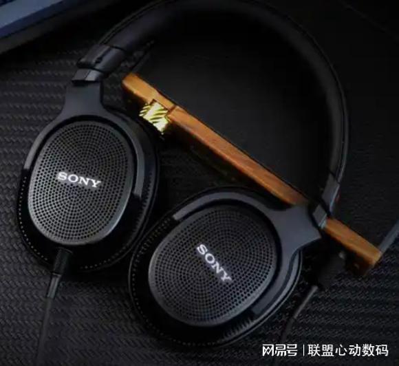 耳机4款家居聆听的伴侣龙8国际唯一头戴降噪(图3)