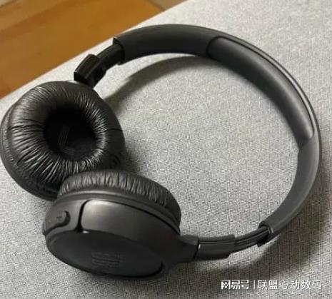 耳机4款家居聆听的伴侣龙8国际唯一头戴降噪(图4)