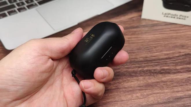时光：降噪耳机的真正救星龙8体育喧嚣都市中的私密(图7)