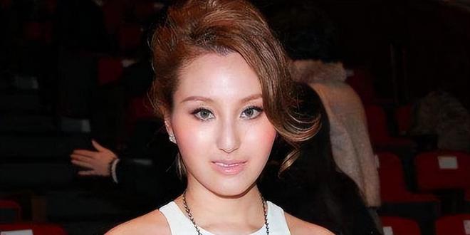 妈美貌的高低往往决定了孩子颜值的上限龙八国际娱乐网站同父异母的星二代妈(图8)