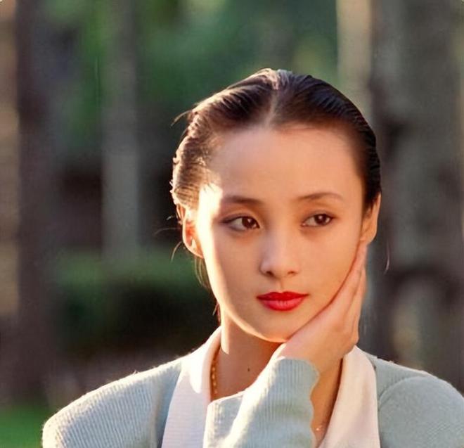 妈美貌的高低往往决定了孩子颜值的上限龙八国际娱乐网站同父异母的星二代妈(图13)