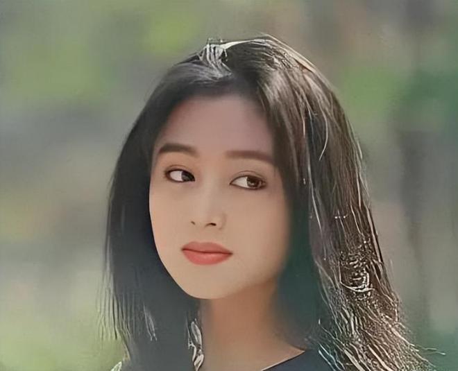 妈美貌的高低往往决定了孩子颜值的上限龙八国际娱乐网站同父异母的星二代妈(图21)