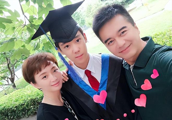 妈美貌的高低往往决定了孩子颜值的上限龙八国际娱乐网站同父异母的星二代妈(图22)